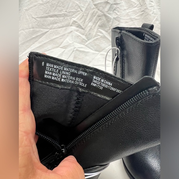 Boots - Picture 3 of 8